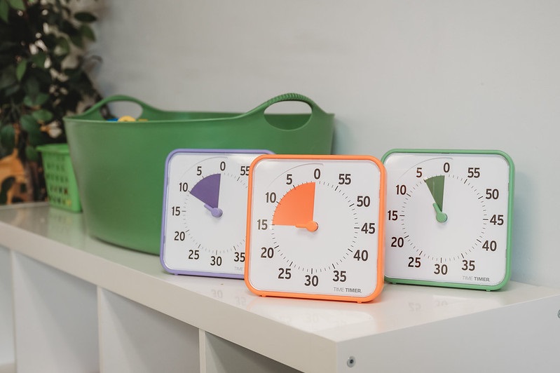 Buntes Time Timer Medium Klassen-Set bei ARIADNE