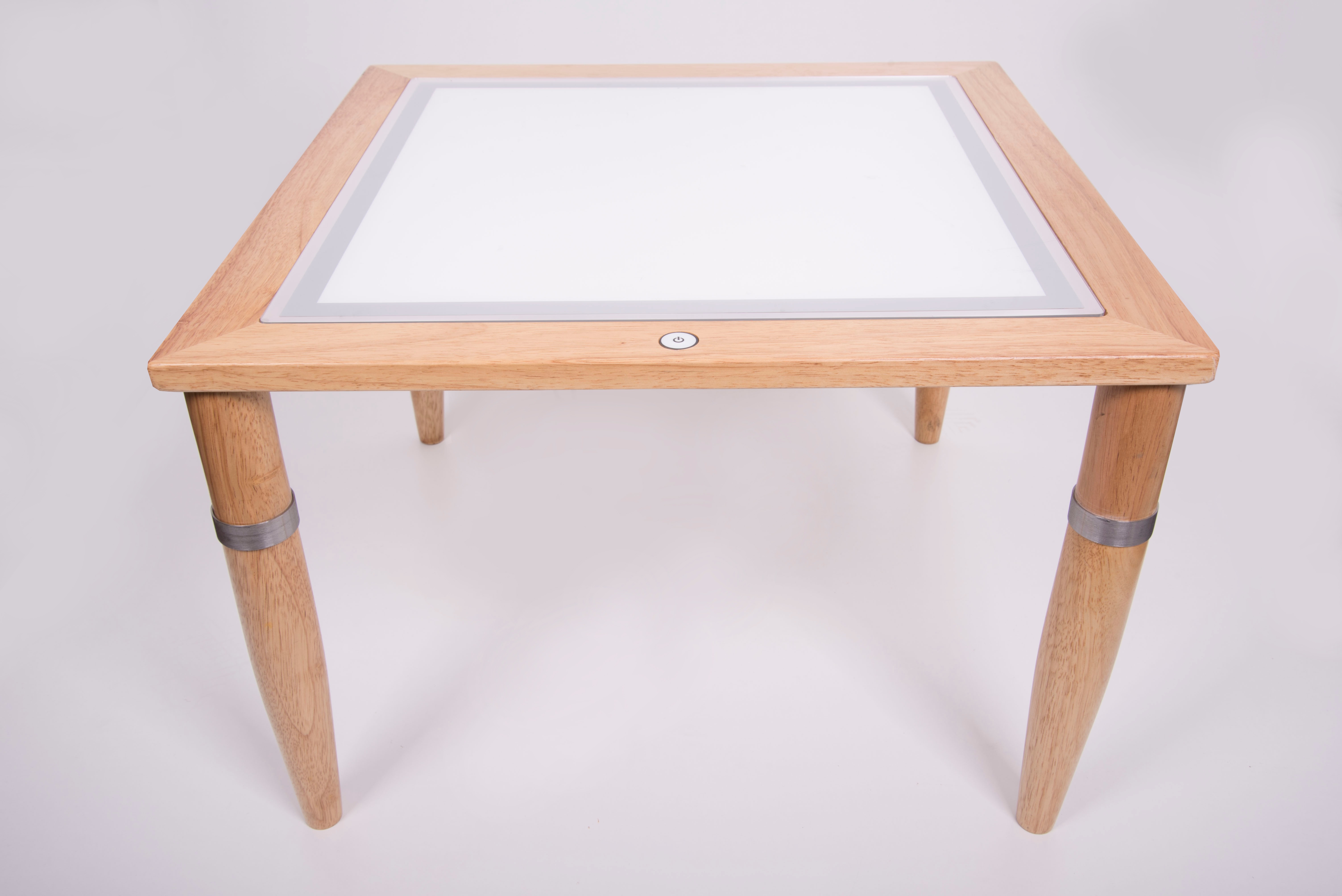 Deskomax Licht-Tisch bei ARIADNE