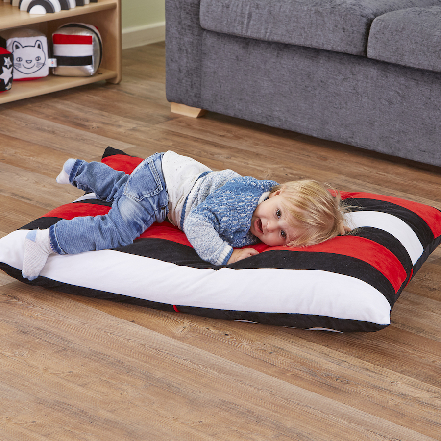 Cushimax Schwarz-weiß Kissen bei ARIADNE