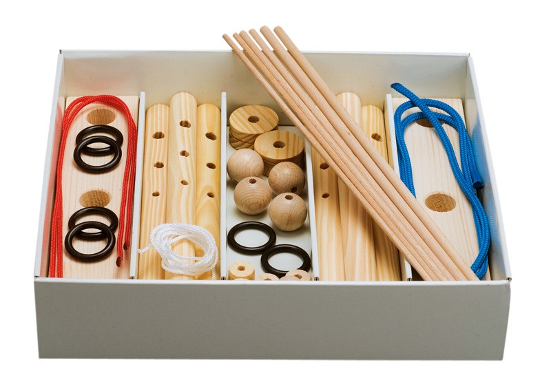 TEACCHBOX Arbeitsbox Greifen und Stecken 2